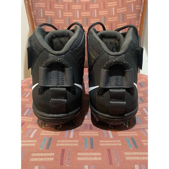 New Nike Men’s Sz 11 Force Savage Pro 2 Football Cleats Black/White AH4000-002 - Picture 4 of 6